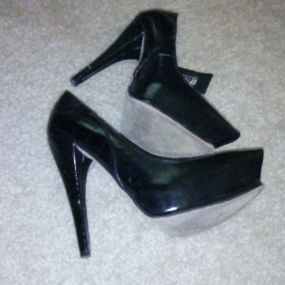 Ladies Circus Heels ( Shoes ) - Picture 2 of 5